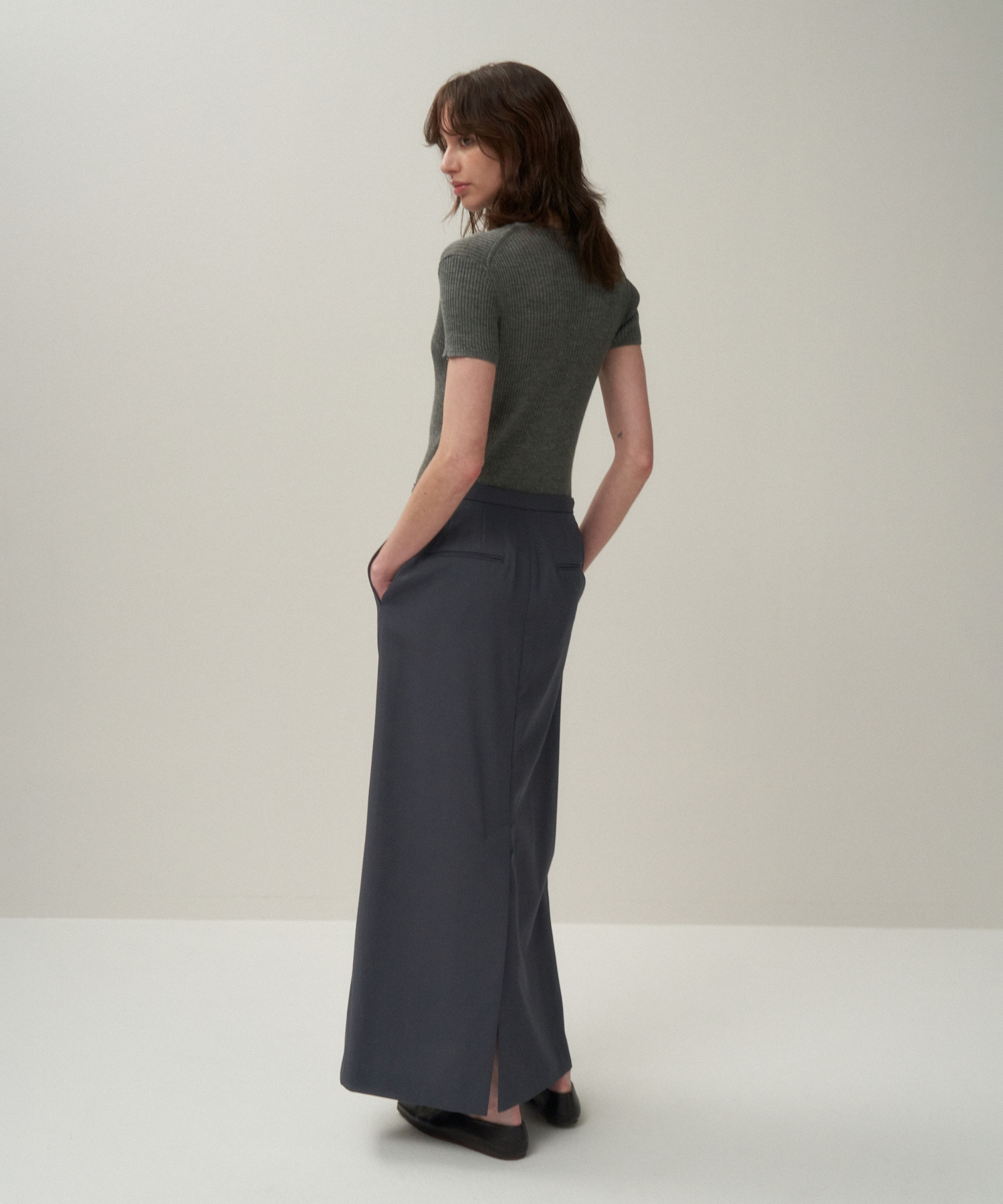 TECHNO WOOL TWILL | I-LINE SKIRT - 画像 (6)