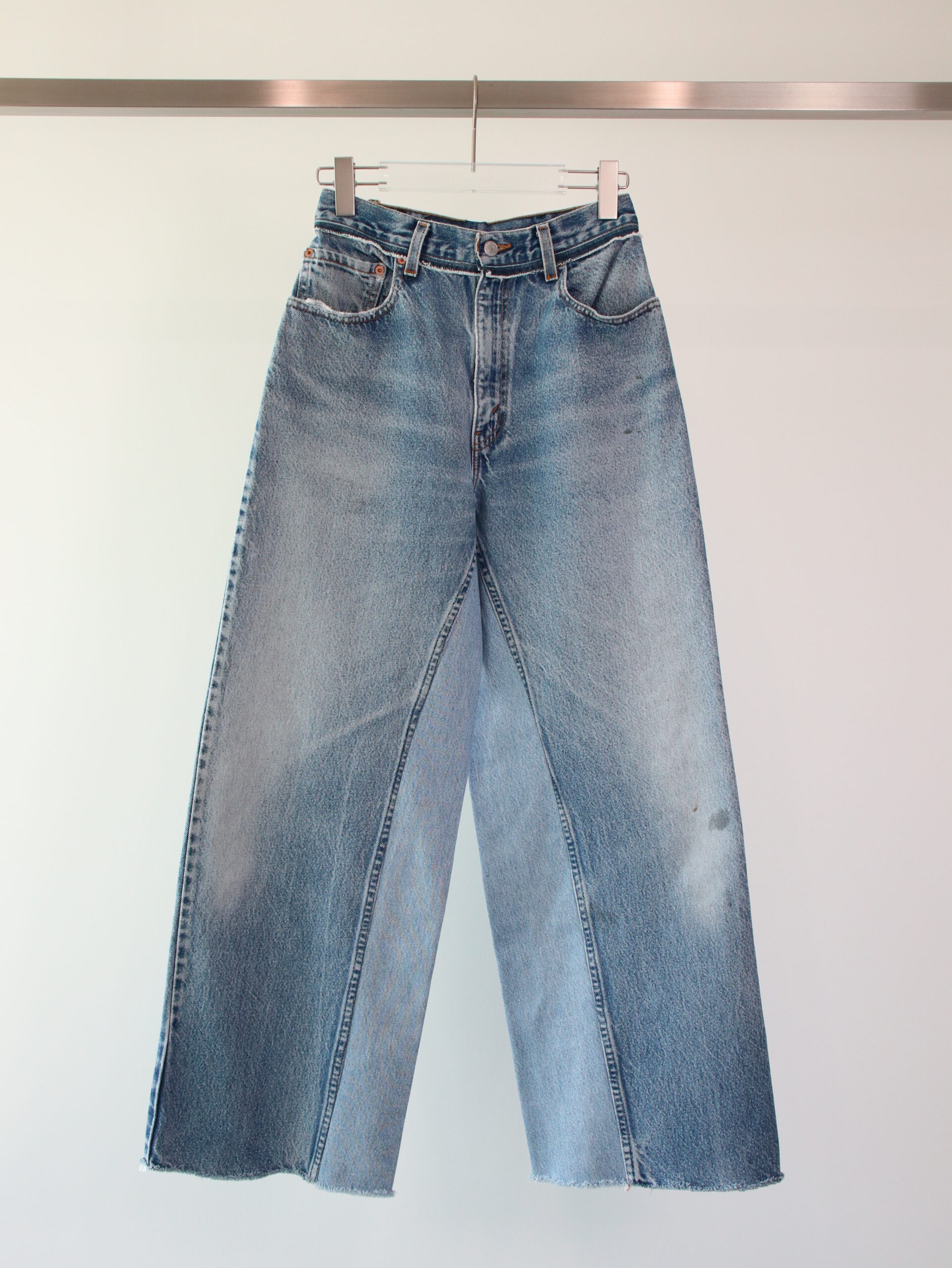 RM LEVIS EW